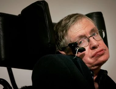 Περίεργη θεωρία συνωμοσίας: Ο Stephen Hawking είναι νεκρός κι έχει αντικατασταθεί από σωσία (φωτό,βίντεο)